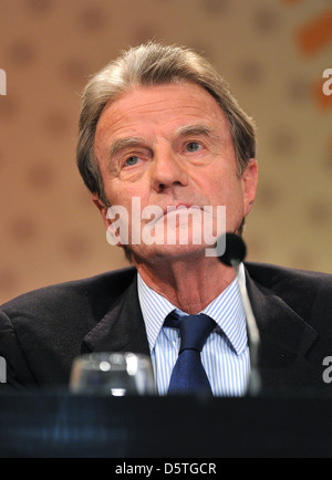 Le Dr Bernard Kouchner Intelligence et Google + l'hôte 'Il est temps de mettre fin à la guerre contre les drogues' Débat à King's Place London, Banque D'Images