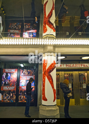 Al Hirschfeld Theatre sur Broadway Banque D'Images