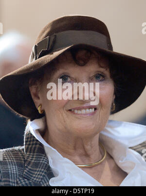 Maria Carlsson, ex-femme du défunt 'Spiegel' fondateur et éditeur Rudolf Augstein, assiste à la conférence de deux jours à l'occasion du 50ème anniversaire de la soi-disant affaire 'Spiegel' à Hambourg, Allemagne, 23 septembre 2012. L'affaire 'Spiegel' en 1962, avait été la première crise intérieure-allemande après la Seconde Guerre mondiale. Photo : Marcus Brandt Banque D'Images