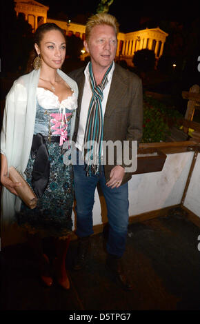 Pro tennis Boris Becker et sa femme Lilly visitez l'Oktoberfest de Munich, Allemagne, 23 septembre 2012. Le plus grand salon a lieu du 22 septembre au 07 octobre 2012. Photo : Felix Hoerhager Banque D'Images