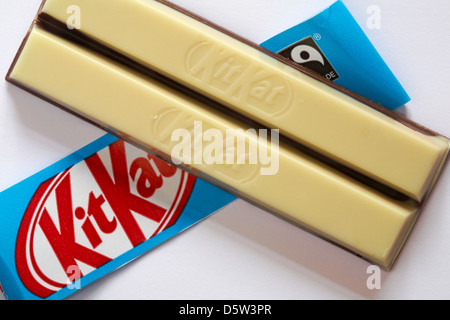 Nestle Biscuits et crème de chocolat Kitkat 2 doigts unwrapped - Kit-Kat KitKat chocolat Kit Kat Banque D'Images