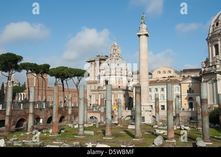 ROME, ITALIE. Le but de Forum de Trajan et de la colonne Trajane dans le centre historique de la Rome antique. L'année 2013. Banque D'Images