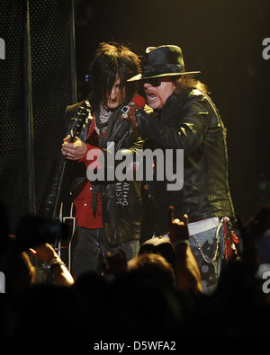 Axl Rose et Richard Fortus Guns N' Roses effectuer au Fillmore Miami Beach Miami Beach, Floride - 05.03.12 Banque D'Images