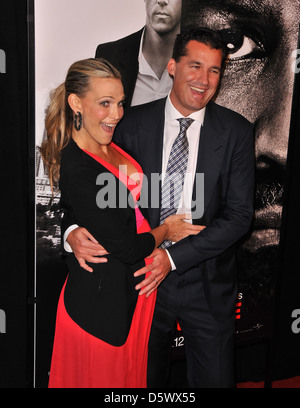 Molly Sims Scott Stuber New York Première de 'Safe House' tenue à l'TheaterArrivals SVA New York USA Banque D'Images