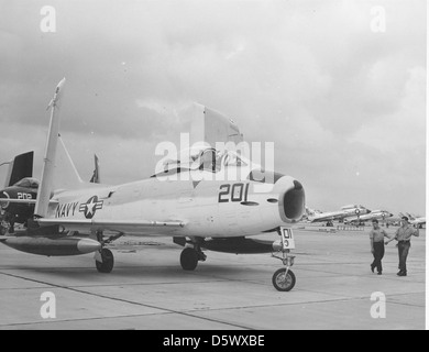 North American FJ-3 (F-1C "colère") à partir de la VF-21, ATG-181, 1956. Banque D'Images