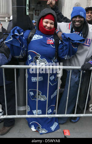 New York Giants' atmosphère de serpentins revue de la victoire dans le Canyon de Heros le 7 février 2012 à New York. L Banque D'Images