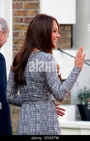 Catherine la duchesse de Cambridge se rend à un organisme de bienfaisance de la toxicomanie pour rencontrer des femmes remet de l'alcool et de la toxicomanie Banque D'Images