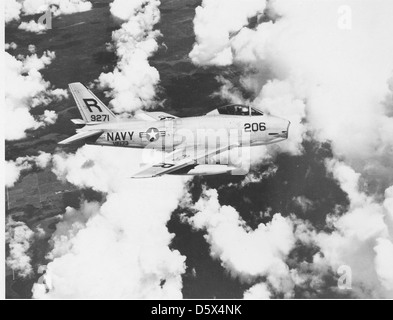 North American FJ-3M (F-1C) de "colère" VF-173 de l'USS RANDOLPH (CVA-15). Banque D'Images