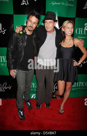 Rob Patterson, Charlie Sheen, Natalie Kenly Charlie Sheen organise une soirée Club Chateau et jardins à l'intérieur de l'Hôtel de Paris et Banque D'Images