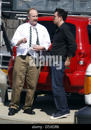 Matt Walsh et Seth MacFarlane sur le plateau de tournage de son nouveau film 'Ted' Boston, Massachusetts - 29.04.11 Banque D'Images