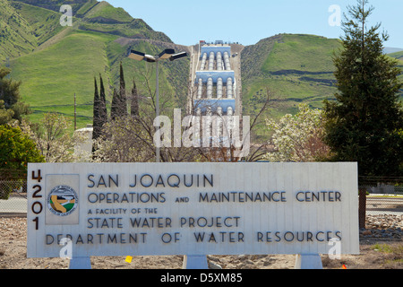 Ira J. Chrisman Wind Gap, partie de l'usine de pompage de la California State Water Project, Vallée de San Joaquin, en Californie, USA Banque D'Images