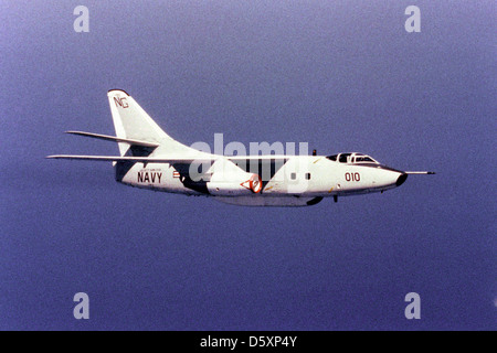 Le Douglas 'Skywarrior' était un bombardier à réaction à porte-avions utilisé par la marine américaine. Il a été conçu pour des frappes à longue portée, capable de transporter des armes nucléaires pendant la guerre froide. Banque D'Images