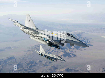 Aucun escadron raf 11 'Eurofighter Typhoon' au drapeau vert, USA. le typhoon est chargé avec l'amélioration des bombes Paveway 2 designater litening, 111 réservoirs et pod. Banque D'Images