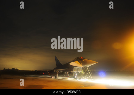 Royal Air Force 'Eurofighter Typhoon' à Gioia del Colle Air Base, Italie. Banque D'Images