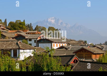 Les toits de Lijiang, Yunnan, Chine Banque D'Images