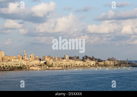Vue sur le port d'Alexandrie, Egypte Banque D'Images