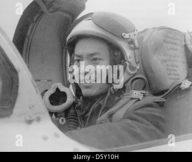 Ce casque de fabrication soviétique était le type utilisé par la plupart des pilotes de MiG-21 nord-vietnamiens lors de la guerre en Asie du Sud-Est. Banque D'Images