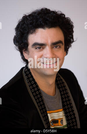 Rolando Villazon Opera singer pose au cours d'une conférence de presse pour le prix ECHO Klassik 2012 au concert house à Gendarmenmarkt à Berlin, Allemagne, 12 octobre 2012. Le prix sera ensuite présenté le 14 octobre 2012. L'ECHO Klassik Award est décerné chaque année par l'Institut culturel de l'Association allemande de l'industrie de la musique, Phono-Academy, depuis 1994. Photo : Joe Banque D'Images