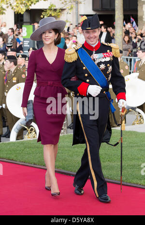 Le Prince héritier Frederik et la princesse Mary au cours de la Mariage du Prince Guillaume, le Grand-duc de Luxembourg et de la Comtesse Stéphanie de Lannoy à la Cathédrale de Notre Dame de la ville de Luxembourg, samedi 20 octobre 2012. Photo : Patrick van Katwijk Pays-bas / OUT Banque D'Images