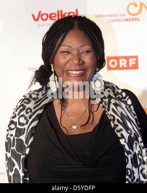 Le chanteur jamaïcain Liz Mitchell arrive pour le parti d'afficher après l'émission de télévision 'Bienvenue à Carmen Nebel' au 'Maritim Hotel' à Berlin, Allemagne, 24 mars 2012. Photo : XAMAX Banque D'Images