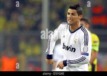 Le Real Madrid Cristiano Ronaldo réagit au cours de la Ligue des Champions du groupe D match de foot entre Borussia Dortmund et le Real Madrid au stade de BVB Dortmund à Dortmund, en Allemagne, le 24 octobre 2012. Photo : Kevin Kurek/dpa Banque D'Images