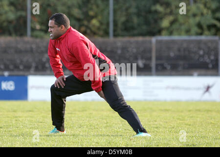 Le joueur de soccer brésilien Ailton goncalves est représenté à la hauteur d'Lemondedubluray Bingen stadium à Bingen am Rhein, Allemagne, 28 octobre 2012. Photo : FREDRIK VON ERICHSEN Banque D'Images