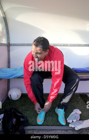 Le joueur de soccer brésilien Ailton goncalves est représenté à la hauteur d'Lemondedubluray Bingen stadium à Bingen am Rhein, Allemagne, 28 octobre 2012. Photo : FREDRIK VON ERICHSEN Banque D'Images