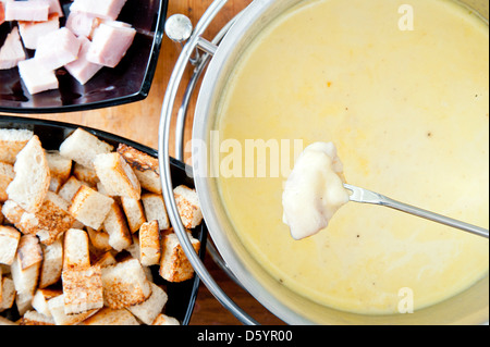 Plus de fourche pot à fondue au fromage Banque D'Images