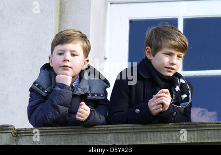 Prince Christian, Le Prince Félix royals danois assiste à l'Sportsride klub Bens Hubertus Chasse en Deer Park, Dyrehaven, Silkeborg. Dimanche 4 novembre 2012. Photo : PRE-Albert Nieboer / Pays-Bas OUT Banque D'Images