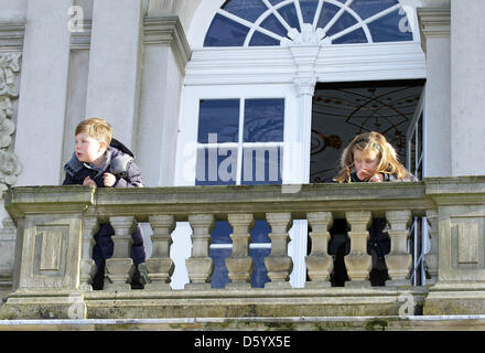 Prince Christian, Princesse Isabella royals danois assiste à l'Sportsride klub Bens Hubertus Chasse en Deer Park, Dyrehaven, Silkeborg. Dimanche 4 novembre 2012. Photo : PRE-Albert Nieboer / Pays-Bas OUT Banque D'Images