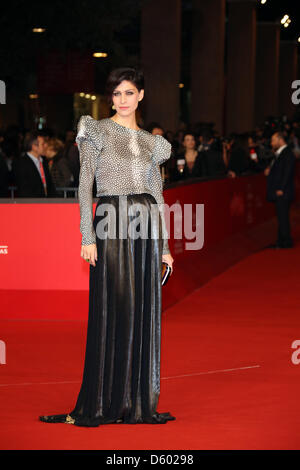 L'actrice italienne Giulia Bevilacqua arrive à l'ouverture du 7e Festival International du Film de Rome à l'Auditorium Parco della Musica à Rome, Italie, le 09 novembre 2012. Photo : Hubert Boesl Banque D'Images