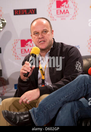 Producteur exécutif de la MTV EMA, Richard Godfrey parle au cours d'une conférence de presse à la Roemer mairie historique de Francfort, Allemagne, 10 novembre 2012. Les MTV European Music awards show aura lieu à la station de métro Festhalle à Francfort le 11 novembre 2012. Photo : FRANK RUMPENHORST Banque D'Images