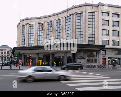 L'entrée principale de la gare centrale de Bruxelles, la gare elle-même est souterrain. Banque D'Images