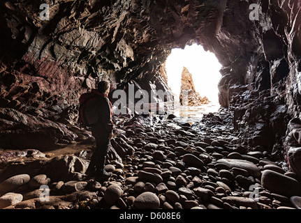 Plemont grotte et rocher de l'aiguille, Jersey, Channel Islands, Royaume-Uni Banque D'Images