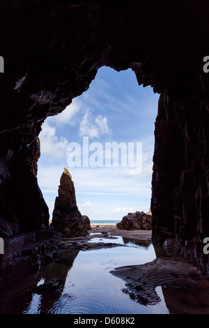 Rock aiguille de Plemont Grotte, Jersey, Channel Islands, Royaume-Uni Banque D'Images
