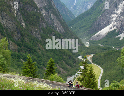 Vue de Gudvangen de Naeroydal Road, Norvège Banque D'Images