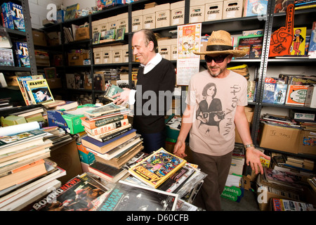 Le carbone/Silicium, English duo musical composé de Mick Jones et Tony James photographié à Acton, Londres, Angleterre, Royaume-Uni Banque D'Images