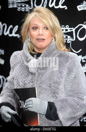 Elaine Paige la presse nuit pour new musical 'Une fois' au Phoenix Theatre à Londres, le 9 avril 2013 Banque D'Images