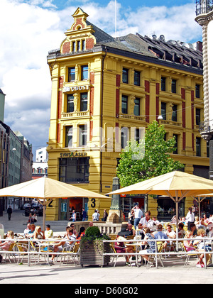 Les bâtiments néoclassiques le long de la rue Karl Johans Gate, Oslo, Norvège Banque D'Images