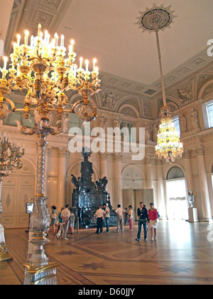 Le reliquaire de Saint Alexandre Nevsky dans la salle de Concert, Musée de l'Ermitage, Saint-Pétersbourg Banque D'Images