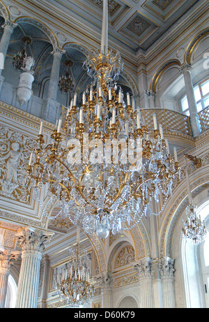 Lustre en verre de cristal dans la salle du pavillon,Musée de l'Ermitage, Saint-Pétersbourg Banque D'Images