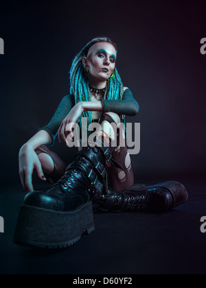 Jeune femme avec des dreadlocks Banque D'Images