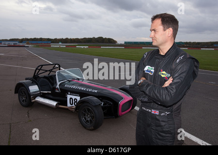 Pilote automobile britannique Ben Collins A.K.A "le Stig' à Silverstone Stowe Towcester Northamptonshire, circuit , , l'Angleterre. Banque D'Images