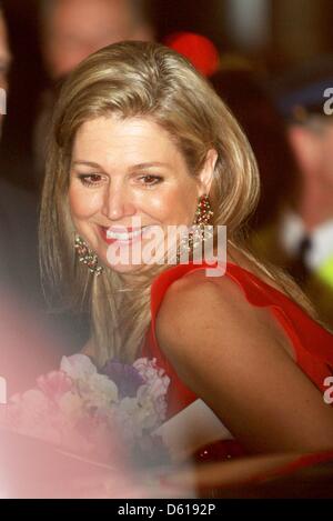 Couronne néerlandaise La Princesse Maxima arrive pour le 125 ème anniversaire de la salle de concert Concertgebouw Concertgebouw à Amsterdam, le , 10 avril 2013. Photo : PRE-Albert Nieboer / dpa/Alamy Live News Banque D'Images