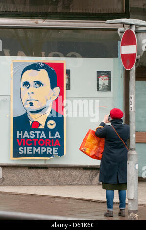 Brighton, UK. 9 avril 2013. On-Spec : affiche de la guérilla de Brighton et Hove Albion FC's manager Gus Poyet, basée sur la célèbre affiche de Barack Obama, avec le slogan en espagnol "hasta la victoria Siempre", traduit approximativement par "jusqu'à la victoire,' qui a paru dans la ville cette semaine. Crédit : Andrew Hasson / Alamy Live News Banque D'Images