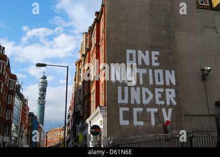 Un proche de l'art de Banksy dans Newman Street, Londres Banque D'Images