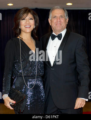 Leslie Moonves aka 'Les' Moonves est président et chef de la chaîne de télévision CBS et Julie Chen arrivent pour le 2012 White House Correspondents Association Dîner organisé dans un hôtel de Washington, DC, USA, le 28 avril 2012. Photo : Ron Sachs / CNP (ATTENTION : Embargo jusqu'à 4:00 pm HAE, Dimanche, Avril 29, 2012 - Pas de New York ou le New Jersey Journaux ou journaux dans un rayon de 75 km de nouveau Banque D'Images