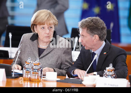 Berlin, 11 avril 2013. La séance plénière de la deuxième candidats consultations gouvernementales est tenu sous la présidence du Premier Ministre indien Manmohan Singh, et la Chancelière allemande Angela Merkel à l'International Conference Hall à la Chancellerie fédérale à Berlin. Banque D'Images