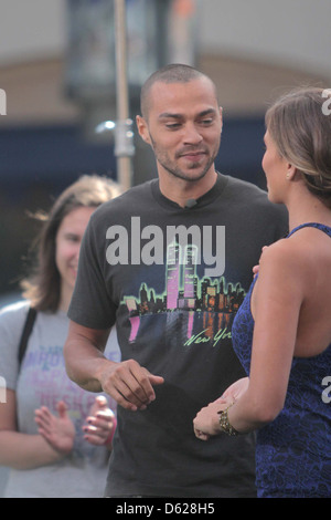 L'acteur Jesse Williams fait une apparition sur 'Extra' du Grove à Hollywood Los Angeles, Californie - 01.02.12 Banque D'Images