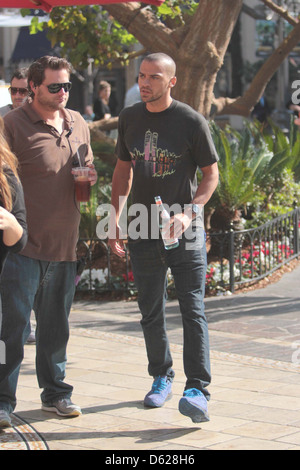 L'acteur Jesse Williams fait une apparition sur 'Extra' du Grove à Hollywood Los Angeles, Californie - 01.02.12 Banque D'Images